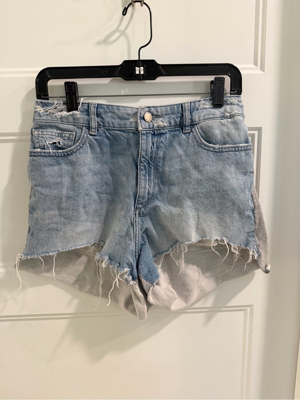 DL1961 ‘Mullet’ Shorts-Light Wash Distressed Denim, Sweatshorts in the Back! szS